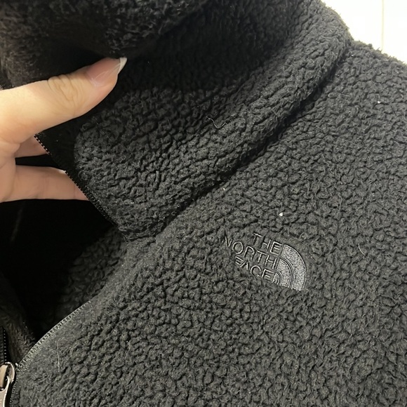 The North Face Sherpa Sweatshirt - Picture 2 of 4